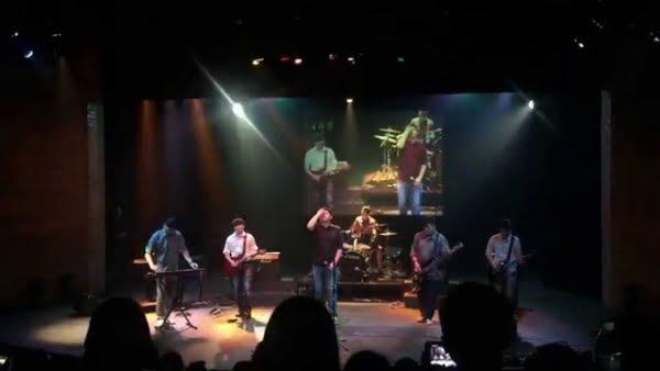 街头卖艺 – JESTER